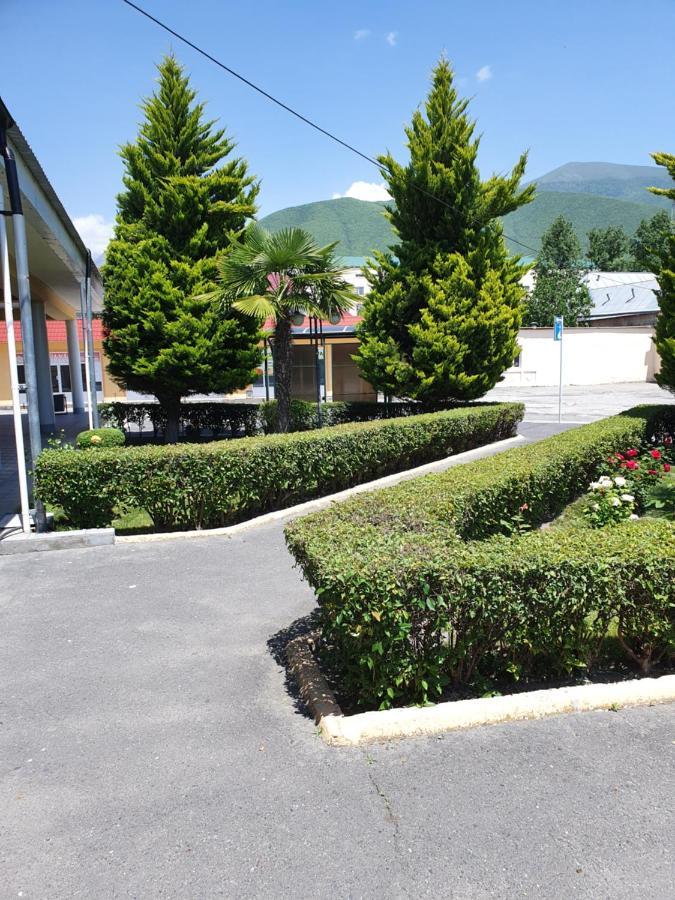 Sheki Avtovagzal Motel Esterno foto