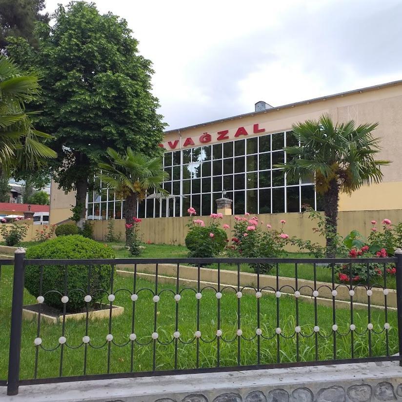 Sheki Avtovagzal Motel Esterno foto